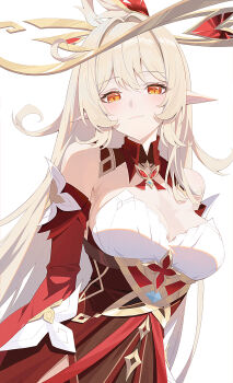 1girl absurdres alice_(genshin_impact) bare_shoulders blonde_hair breasts chinese_commentary cleavage commentary_request detached_sleeves dress genshin_impact hat highres large_breasts long_hair looking_at_viewer orange_eyes pointy_ears red_dress simple_background smile solo sye- very_long_hair white_background witch_hat