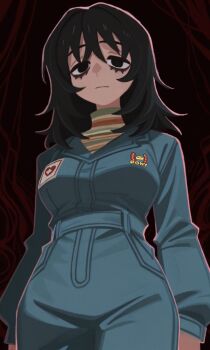 1girl anya_(mouthwashing) black_eyes black_hair brown_eyes closed_mouth dark_skin deli_mage emblem from_below frown highres light_frown long_sleeves looking_at_viewer medium_hair messy_hair mouthwashing shirt solo standing