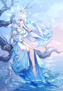 1girl absurdres ahoge alternate_costume anklet artist_name bare_shoulders barefoot blue_butterfly blue_eyes blue_hair branch breasts bug butterfly chinese_commentary commentary_request crystalfly_(genshin_impact) detached_sleeves dress focalors_(genshin_impact) full_body genshin_impact highres insect jewelry lake long_hair multicolored_hair reflection ripples sitting smile soaking_feet solo tree water white_dress white_hair zhishi_xianshuiya
