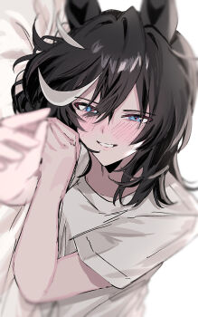 1girl afterglow animal_ears aogisa bed black_hair blue_eyes blurry blurry_background blush brown_hair brown_shirt commentary_request hair_between_eyes highres horse_ears horse_girl katsuragi_ace_(umamusume) looking_at_viewer lying medium_hair multicolored_hair on_bed on_side outstretched_hand ponytail pov pov_across_bed shirt short_sleeves simple_background smile solo streaked_hair umamusume upper_body white_background white_hair