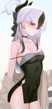 1girl absurdres bare_shoulders bine_kun black_choker black_dress black_hair blue_archive bow breasts bright_pupils choker cleavage collarbone colored_bangs commentary covered_navel dress from_side gradient_background gradient_hair grey_halo grey_jacket hair_between_eyes hair_bow hair_ornament halo head_tilt highres horns jacket kayoko_(blue_archive) kayoko_(dress)_(blue_archive) long_hair long_sleeves looking_at_viewer medium_breasts mole mole_on_neck multicolored_hair o-ring off_shoulder official_alternate_costume panty_straps parted_lips red_eyes short_dress side_slit socks standing strap_slip thighs very_long_hair white_hair white_pupils