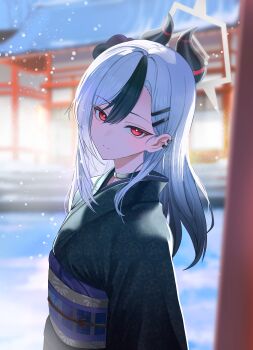 1girl absurdres black_hair blue_archive commentary_request hair_ornament halo highres horns japanese_clothes kayoko_(blue_archive) kayoko_(new_year)_(blue_archive) kimono looking_at_viewer multicolored_hair obi red_eyes sash solo tax_(zeita_gundam) white_hair