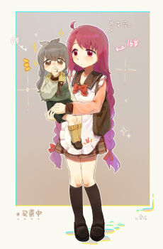 Rule 34 | 2girls, absurdres, aged down, ahoge, apron, bag, bow, carrying, child carry, commentary request, grey hair, highres, himuro lavi, kui kui jiang, long hair, magia record: mahou shoujo madoka magica gaiden, mahou shoujo madoka magica, mary janes, multiple girls, pink eyes, plaid bow, red hair, sailor collar, satomi nayuta, shoes, thumb sucking, translation request, white apron