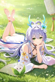 1girl alternate_costume alternate_hairstyle anklet antlers bare_legs bare_shoulders barefoot breasts chinese_clothes chinese_commentary closed_mouth commentary_request criss-cross_halter day detached_sleeves dragon_horns dress eastern_dragon_horns feet feet_up feixianji_(hairstyle) flower full_body grass green_eyes grey_hair hair_between_eyes hair_flower hair_ornament hair_rings halterneck head_rest highres horns jewelry lantern legs_up long_hair long_sleeves looking_at_viewer luo_tianyi lying miaoa_laoshi on_stomach outdoors purple_hair small_breasts smile soles solo tassel the_pose tian_dian toes vocaloid vsinger_(vocaloid) white_dress white_flower wide_sleeves