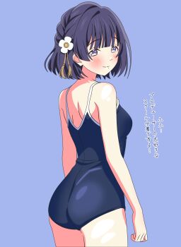 1girl absurdres black_hair blue_background blue_one-piece_swimsuit commentary_request competition_school_swimsuit flower from_behind gakuen_idolmaster hair_flower hair_ornament hataya_misuzu highres idolmaster looking_at_viewer looking_back one-piece_swimsuit purple_eyes school_swimsuit shinonome_sakura short_hair solo swimsuit translation_request