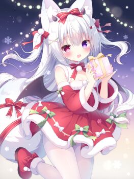 1girl :d animal_ear_fluff animal_ears bare_shoulders bat_wings black_horns black_wings blush boots bow bowtie box breasts christmas cleavage commentary_request cowboy_shot detached_sleeves dress dress_bow footwear_bow fox_ears fox_girl fox_tail fur-trimmed_boots fur-trimmed_dress fur-trimmed_sleeves fur_trim gift gift_box green_bow grey_hair hair_between_eyes hair_bow hair_ornament hands_up heterochromia highres holding holding_gift horns leg_up long_hair long_sleeves looking_at_viewer nekoboshi_yuki open_mouth original pantyhose pom_pom_(clothes) purple_eyes red_boots red_bow red_bowtie red_dress red_eyes red_sleeves santa_costume santa_dress short_dress sleeve_bow sleeveless sleeveless_dress small_breasts small_horns smile snowflakes solo standing standing_on_one_leg striped_bow striped_bowtie striped_clothes tail tail_bow tail_ornament two_side_up white_bow white_pantyhose wide_sleeves wings x_hair_ornament
