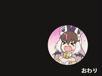 &gt;_&lt; 1girl animal_ears bare_shoulders bat_ears bat_girl bat_wings border bow bowtie brown_hair brown_long-eared_bat_(kemono_friends) collar detached_collar dress ending fangs frilled_collar frills fur_collar japari_symbol kemono_friends kemono_friends_v_project kitsunetsuki_itsuki multicolored_hair open_mouth paw_print portrait purple_hair round_border short_hair sidelocks solo streaked_hair tearing_up tears translated two-tone_dress two-tone_hair virtual_youtuber white_dress white_hair wings yellow_bow yellow_bowtie yellow_dress