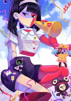 1boy 2girls black_eyes black_hair blunt_bangs blunt_ends bob_cut colored_skin ena:_dream_bbq ena_(dream_bbq) ena_(series) ena_(species) froggy_(ena) green_ena hairband hat highres hourglass_dog low_poly meanie_ena mini_person miniboy minigirl multicolored_skin multiple_girls red_skin shirt short_sleeves shorts split-color_skin taski_maiden_(ena) two-tone_skin usagimarumei white_shirt