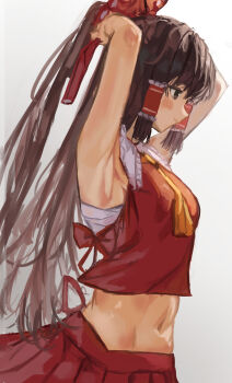 1girl absurdres armpits ascot bow breasts brown_eyes brown_hair chest_sarashi closed_mouth commentary_request frilled_bow frilled_hair_tubes frills hair_bow hair_tubes hakurei_reimu highres long_hair midriff navel pleated_skirt red_bow red_skirt sarashi skirt skirt_set touhou tying_hair vanilla_flan very_long_hair yellow_ascot