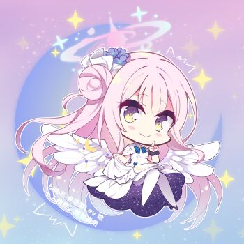 1girl angel_wings black_bow black_scrunchie black_shoes blue_archive blue_background blue_bow blue_bowtie blush_stickers bow bowtie capelet chibi chibi_only chinese_commentary closed_mouth commentary dress dress_bow eyes_visible_through_hair feathered_wings floating_hair flower footwear_bow full_body fuyou_lev grey_background hair_between_eyes hair_bun hair_flower hair_ornament hair_scrunchie halo hand_up highres index_finger_raised knees_together_feet_apart long_hair looking_at_viewer low_wings mika_(blue_archive) outline pantyhose pink_background pink_hair pink_halo purple_flower scrunchie shoes sidelocks simple_background single_side_bun skirt_hold smile solo sparkle split_mouth very_long_hair white_capelet white_dress white_outline white_pantyhose white_wings wings yellow_eyes