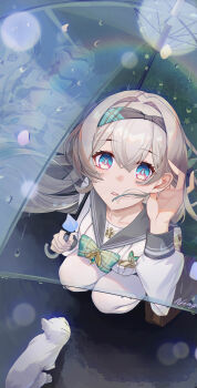 1girl absurdres animal black_hairband black_sailor_collar black_skirt blush breasts cat collarbone commentary_request drawn_ears drawn_whiskers fingernails firefly_(honkai:_star_rail) firefly_(spring_missive)_(honkai:_star_rail) gradient_hair green_hair grey_hair grey_skirt hair_between_eyes hair_intakes hair_ornament hairband highres holding holding_umbrella honkai:_star_rail honkai_(series) li_feng_(user_hvnc4748) long_hair long_sleeves looking_at_viewer medium_breasts multicolored_hair no_shoes official_alternate_costume open_mouth pink_eyes pleated_skirt sailor_collar school_uniform serafuku shirt sitting skirt smile solo squatting thighhighs transparent transparent_umbrella umbrella untucked_shirt v white_cat white_thighhighs