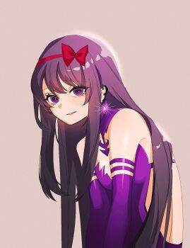1girl @_@ akemi_homura akuma_homura bare_shoulders black_hair bow breasts collar commentary_request detached_collar detached_sleeves earrings from_side hair_bow highres jewelry long_hair looking_at_viewer looking_to_the_side mahou_shoujo_madoka_magica open_mouth purple_background purple_collar purple_eyes purple_sleeves red_bow simple_background sisumarisa small_breasts solo turning_head upper_body