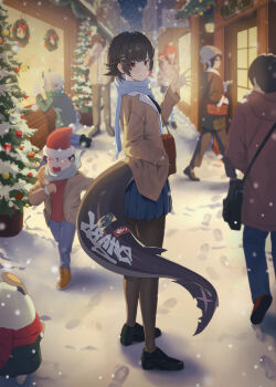 +_+ 1other 2boys 4girls absurdres alternate_costume bag bangboo_(zenless_zone_zero) black_hair black_shoes blue_horns blue_oni blue_scarf blue_skin blue_skirt blurry blurry_background blush brown_bag brown_jacket brown_pantyhose cafe child christmas_tree closed_mouth colored_inner_hair colored_skin earrings ellen_joe fins fish_tail footprints from_side full_body gloves hair_between_horns hand_in_pocket hashtag-only_commentary hat highres horns jacket jagtae jewelry kamanosuke_(zenless_zone_zero) kneeling mole mole_under_eye multicolored_hair multicolored_horns multiple_boys multiple_girls oni open_clothes open_mouth outdoors pantyhose pointy_ears razor_blade_hair_ornament red_eyes red_scarf santa_hat scar scar_on_tail scarf shark_girl shark_tail shoes short_hair shoulder_bag sign skin-covered_horns skirt smile snow snow_on_head snowing soukaku_(zenless_zone_zero) tail two-tone_horns ukinami_yuzuha waving white_gloves zenless_zone_zero