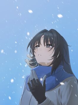 1girl absurdres alternate_costume black_eyes black_gloves black_hair blue_scarf blue_sky commentary_request feather_hair gloves hand_up highres kohane_kun outdoors parted_lips scarf sky snowing solo tacet_mark_(wuthering_waves) wuthering_waves yangyang_(wuthering_waves)
