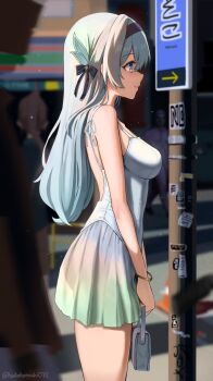 1girl absurdres alternate_costume backless_dress backless_outfit bag black_hairband breasts commentary cowboy_shot crowd dress english_commentary firefly_(honkai:_star_rail) from_side gradient_clothes gradient_dress gradient_hair green_hair hairband handbag highres holding holding_bag honkai:_star_rail honkai_(series) kai_takanashi long_hair medium_breasts multicolored_hair outdoors profile purple_eyes short_dress silhouette smile solo_focus standing twitter_username white_dress white_hair