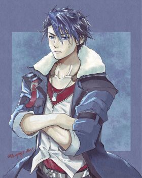 1boy artist_name blue_coat blue_hair coat commentary_request crossed_arms dog_tags eiyuu_densetsu hair_between_eyes hair_slicked_back highres koyagistock kuro_no_kiseki_(series) kuro_no_kiseki_i male_focus mullet red_shirt shirt short_hair simple_background van_arkride