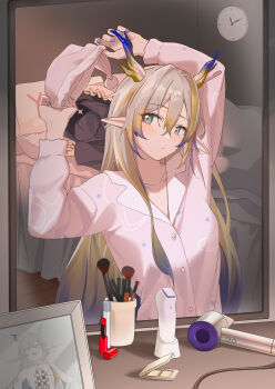 1girl 1other absurdres alter_sang annotated arknights bed blonde_hair blush buttons chinese_commentary clock closed_mouth commentary_request doctor_(arknights) dragon_girl dragon_horns dressing green_eyes grey_hair hair_between_eyes hair_dryer hair_intakes hat highres holding holding_unworn_clothes holding_unworn_hat horns indoors long_hair long_sleeves mirror multicolored_hair nightcap pajamas picture_frame pink_pajamas pink_shirt purple_hair shirt shu_(arknights) unworn_hat unworn_headwear