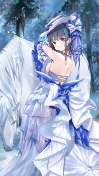 1girl absurdres aqua_eyes aqua_hair arino_ayarei azur_lane backless_dress backless_outfit bareback blue_ribbon breasts cheshire_(azur_lane) cheshire_(the_cat_and_the_white_steed)_(azur_lane) detached_sleeves dress evening_gown frilled_dress frills from_behind hat highres horse large_breasts layered_dress looking_at_viewer looking_back medium_hair multicolored_hair official_alternate_costume outdoors purple_hair ribbon see-through_clothes smile solo sun_hat two-tone_hair white_dress white_hat white_horse
