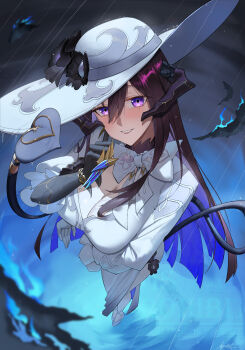 1girl absurdres aquilar asymmetrical_gloves black_hair bow breasts cleavage colored_inner_hair commentary constance_(honkai:_star_rail) demon_horns demon_tail dress english_commentary gloves hair_between_eyes hat highres honkai:_star_rail honkai_(series) horns large_breasts long_hair looking_at_viewer mismatched_gloves mole mole_under_eye multicolored_hair purple_eyes rain smile sun_hat tail very_long_hair white_dress
