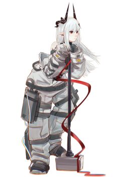 1girl absurdres arknights bare_shoulders black_gloves black_horns chinese_commentary chromatic_aberration closed_mouth commentary_request ear_piercing full_body gloves grey_hair hair_between_eyes hammer highres horns infection_monitor_(arknights) jumpsuit leaning leaning_forward long_hair long_sleeves looking_ahead material_growth mudrock_(arknights) mudrock_(elite_ii)_(arknights) off_shoulder oripathy_lesion_(arknights) piercing pointy_ears red_eyes red_ribbon ribbon simple_background sledgehammer solo standing weapon yean_(eucalypt)