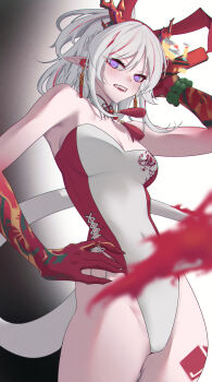 1girl alternate_costume animal_ears arknights breasts commentary_request dragon_girl dragon_horns dragon_tail fake_animal_ears gradient_background highres horns kimo_suna large_breasts leotard looking_at_viewer multicolored_hair nian_(arknights) open_mouth playboy_bunny pointy_ears purple_eyes rabbit_ears red_hair solo tail teeth two-tone_hair upper_teeth_only white_hair white_leotard