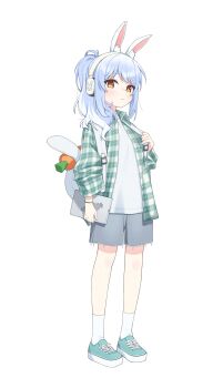 1girl animal_bag animal_ear_fluff animal_ears ankle_socks blue_hair bunny_headphones carrot computer denim denim_shorts green_jacket green_shoes hair_tie_on_wrist headphones highres holding holding_laptop holding_strap hololive jacket laptop long_hair looking_at_viewer multicolored_hair open_clothes open_jacket plaid_clothes plaid_jacket ponytail rabbit-shaped_pupils rabbit_bag rabbit_ears rabbit_girl red_eyes shirt shoes short_eyebrows shorts sidelocks sneakers socks solo standing symbol-shaped_pupils thick_eyebrows two-tone_hair ugaaaa1 usada_pekora virtual_youtuber white_background white_bag white_hair white_shirt white_socks