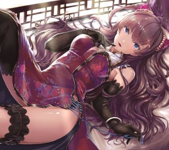 1girl ahoge alternate_hairstyle asymmetrical_legwear bare_shoulders black_gloves black_thighhighs blue_eyes blush bow bracelet breasts brown_hair china_dress chinese_clothes dress elbow_gloves finger_to_own_chin floral_print gloves hair_between_eyes hair_bow hi-ho- holding holding_string ichinose_shiki idolmaster idolmaster_cinderella_girls idolmaster_cinderella_girls_starlight_stage index_finger_raised jewelry knee_up long_hair looking_at_viewer lying medium_breasts mismatched_legwear on_back on_bed print_dress purple_dress side_slit sleeveless sleeveless_dress smile solo string thigh_strap thighhighs twintails wavy_hair