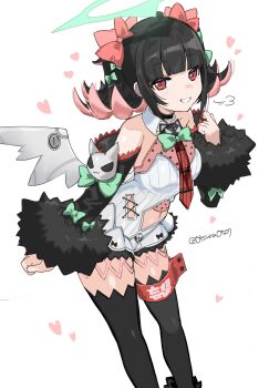 1girl bare_shoulders black_hair black_sleeves black_thighhighs blush bow bowtie breasts checkered_necktie clothing_cutout collarbone colored_inner_hair commentary_request crosshair_pupils detached_sleeves dress feet_out_of_frame fur-trimmed_sleeves fur_trim green_bow green_bowtie green_halo grin hair_bow halo hand_up heart highres leaning_forward looking_at_viewer multicolored_hair multiple_hair_bows nangong_yu navel navel_cutout necktie otsuna0507 pink_bow red_eyes red_necktie short_twintails simple_background small_breasts smile solo thighhighs twintails twitter_username white_background white_dress white_wings wings zenless_zone_zero