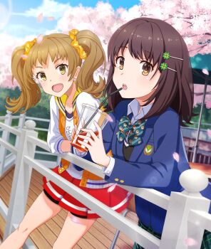 2girls :d :o against_railing blazer blue_bow blue_bowtie blue_jacket blue_sky bow bowtie brown_eyes brown_hair bubble_tea cherry_blossoms cherry_tree clothes_writing cloud day diagonal-striped_bow diagonal-striped_bowtie diagonal-striped_clothes drinking drinking_straw dutch_angle emblem falling_petals game_cg gems_company green_skirt hair_ornament hair_scrunchie hairclip hoshina_hinaka jacket layered_sleeves long_sleeves looking_at_viewer medium_hair multicolored_jacket multiple_girls official_art open_clothes open_jacket open_mouth orange_jacket orange_scrunchie outdoors outstretched_legs petals pink_petals plaid_clothes plaid_skirt print_bow print_bowtie railing red_skirt school_uniform scrunchie shirt skirt sky smile striped_bow striped_bowtie striped_clothes sunlight table tamane_uta teeth third-party_source toji_no_miko toji_no_miko:_kizamishi_issen_no_tomoshibi twintails two-tone_jacket umbrella upper_teeth_only virtual_youtuber white_shirt white_sleeves wooden_deck yellow_eyes