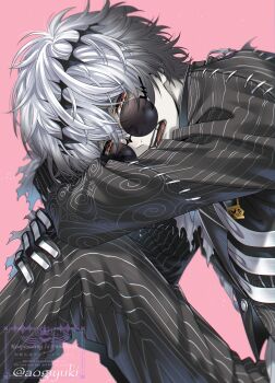 1boy aogiyuki black_crown commentary_request crown diamond_hairband formal_clothes gloves highres jacket long_sleeves looking_at_viewer male_focus pinstripe_jacket pinstripe_pattern pinstripe_suit pinstripe_vest short_hair skeleton_print skully_j._graves smile striped_clothes striped_jacket striped_vest suit twisted_wonderland vertical-striped_clothes vertical-striped_vest vest white_hair