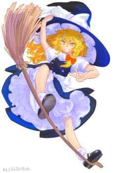 1girl absurdres artist_name black_hat black_skirt blonde_hair bow braid braided_sidelock broom broom_riding commentary_request dated full_body hair_bow hat highres kirisame_marisa klixxxx long_hair looking_at_viewer puffy_short_sleeves puffy_sleeves short_sleeves simple_background skirt smile solo touhou v white_background witch_hat yellow_eyes