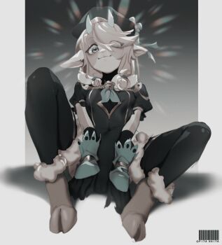 1girl absurdres animal_ears black_hat black_thighhighs breasts closed_mouth covered_navel fur-trimmed_thighhighs fur_trim furry furry_female gloves goat_ears goat_girl goat_horns grey_background grey_eyes grey_gloves hair_over_one_eye hat hat_ribbon highres hooves horns long_hair original pita-potato ribbon small_breasts smile solo thighhighs white_background