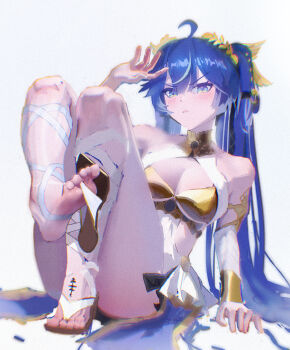 1girl 37sanshiqi absurdres ahoge ancient_greek_clothes arm_support armlet bare_shoulders black_skirt blue_eyes blue_hair blush breasts chinese_commentary chromatic_aberration cleavage closed_mouth commentary_request film_grain gladiator_sandals gold_bra greco-roman_clothes grey_background hand_up heavy_film_grain highres iuno_(wuthering_waves) jewelry laurel_crown long_hair looking_at_viewer medium_breasts miniskirt multicolored_hair partial_commentary sandals skirt solo streaked_hair tacet_mark_(wuthering_waves) twintails v-shaped_eyebrows wuthering_waves