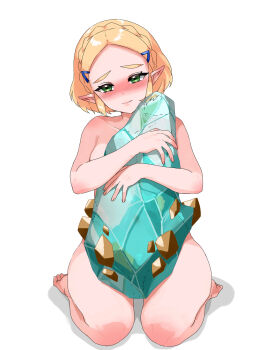 1girl barefoot blonde_hair blush bob_cut braid closed_mouth collarbone commentary_request crown_braid full_body green_eyes hair_ornament hairclip highres hugging_object kneeling nintendo nude pointy_ears princess_zelda short_hair simple_background solo the_legend_of_zelda the_legend_of_zelda:_tears_of_the_kingdom wasabi_(legemd) white_background
