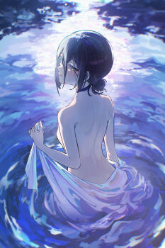 1girl absurdres back bare_back bare_shoulders black_choker black_hair blush breasts chainsaw_man choker commentary from_behind gin_s green_eyes hair_between_eyes hair_bun highres holding looking_back medium_hair nude partially_submerged pool reze_(chainsaw_man) ripples smile solo standing water waves