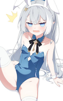 1girl ^^^ ahoge alternate_costume animal_ear_hairband animal_ears bare_shoulders black_ribbon blue_eyes blue_leotard blush breasts collarbone commentary_request cowboy_shot detached_collar double-parted_bangs embarrassed extra_pupils fake_animal_ears female_tyrant_(stella_sora) grey_hair hairband highres jitome key knee_up leotard leripen long_hair looking_at_viewer neck_ribbon open_mouth playboy_bunny pointy_ears rabbit_ear_hairband rabbit_ears reclining ribbon sidelocks simple_background small_breasts solo stella_sora strapless strapless_leotard thighhighs tyrant_(stella_sora) very_long_hair wavy_mouth white_background white_hairband white_thighhighs
