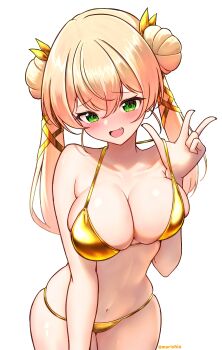 1girl absurdres bikini blonde_hair blush breasts cleavage commentary_request crossed_arms double_bun fang gold_bikini gold_ribbon gradient_hair green_eyes hair_bun hair_ribbon hand_up highres hololive large_breasts long_hair looking_at_viewer marishia_holo momosuzu_nene multicolored_hair navel open_mouth pink_hair ribbon simple_background skin_fang skindentation smile solo stomach strap_pull swimsuit twintails twitter_username virtual_youtuber w white_background
