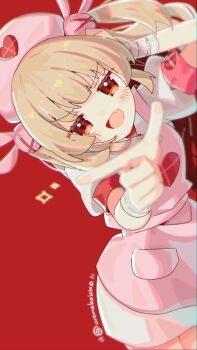 >_< 1girl :d apron armband bandaged_arm bandaged_wrist bandages blonde_hair blurry blush collared_dress depth_of_field dress fang finger_gun hair_ornament hand_on_own_head hashtag-only_commentary hat heart heart_print highres long_hair looking_at_viewer natori_sana nurse_cap open_mouth pink_apron pink_hat pocket pointing pointing_at_viewer puffy_short_sleeves puffy_sleeves rabbit_hair_ornament red_armband red_background red_eyes sana_channel short_sleeves simple_background skin_fang smile solo sparkle twitter_username two_side_up virtual_youtuber white_dress wonoko