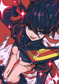 1girl absurdres armor blue_eyes blue_hair breasts commentary_request hair_between_eyes highres holding holding_behind_back holding_weapon holding_weapon_behind_back karan_koron100 kill_la_kill looking_at_viewer matoi_ryuuko medium_breasts multicolored_hair navel open_mouth red_background red_streaks revealing_clothes senketsu short_hair smile solo streaked_hair suspenders upper_body weapon