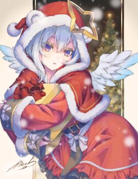 1girl amane_kanata angel_wings aqua_wings belt black_belt blurry blurry_background blush box capelet christmas christmas_tree commentary dress feathered_wings fur-trimmed_capelet fur-trimmed_sleeves fur_trim gift gift_box gradient_wings highres holding holding_gift hololive long_hair long_sleeves looking_at_viewer multicolored_wings open_mouth pink_hair purple_eyes red_capelet red_dress santa_costume solo symbol-only_commentary virtual_youtuber white_trim white_wings wings yuikura