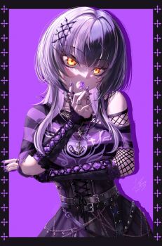 1girl alternate_costume artist_name belt black_hair candy chain commentary corset crossed_arms english_commentary eyebrows_hidden_by_hair fishnet_sleeves fishnets food goth_fashion grey_hair highres hololive hololive_english jewelry lollipop long_hair looking_at_viewer multicolored_hair multiple_belts multiple_rings nail_polish necklace off_shoulder pleated_skirt purple_background purple_nails ring shiori_novella shirt simple_background skirt solo split-color_hair striped_clothes striped_shirt upper_body virtual_youtuber yellow_eyes zolomon_(jarvis_lin)