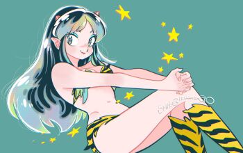 1girl animal_print aqua_background bikini breasts cleavage cone_horns eyelashes from_side highres horns interlocked_fingers long_hair looking_at_viewer lum medium_breasts muda_rengou_to_ziggy_stardust navel own_hands_together pointy_ears print_bikini print_boots sidelocks signature smile solo star_(symbol) swimsuit tiger_print urusei_yatsura