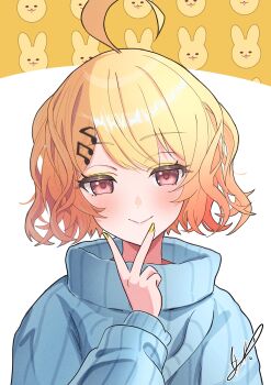 1girl absurdres ahoge alternate_costume alternate_hairstyle blonde_hair blue_sweater blush commentary_request eyeliner fortissimo gyaru hair_ornament highres hololive hololive_dev_is looking_at_viewer makeup multicolored_hair musical_note musical_note_hair_ornament otonose_kanade red_eyes short_hair smile solo sweater vermin. virtual_youtuber yellow_eyeliner yellow_nails