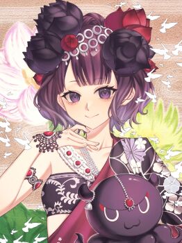 1girl bindi bird black_hair chinese_commentary commentary fate/grand_order fate_(series) floral_background floral_print hair_ornament highres japanese_clothes katsushika_hokusai_(dream_portrait)_(fate) katsushika_hokusai_(fate) kimono lengsang_123 looking_at_viewer octopus purple_eyes red_kimono short_hair single_bare_shoulder smile toto-sama_(fate)