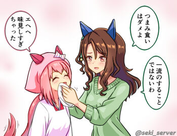 2girls animal_ears apron blush bow breasts brown_hair chef closed_eyes ear_bow ear_covers ear_ribbon green_bow green_sweater hair_between_eyes handkerchief haru_urara_(umamusume) headscarf holding holding_handkerchief horse_ears horse_girl king_halo_(umamusume) long_hair long_sleeves multiple_girls open_mouth pink_hair pink_headscarf ponytail red_eyes red_shirt seki_(hyokosho) shirt smile speech_bubble sweat sweater umamusume upper_body white_apron wiping_face