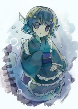 Rule 34 | 1girl, air bubble, blue sash, bubble, commentary, fins, frilled kimono, frills, green kimono, head fins, highres, japanese clothes, kimono, looking at viewer, mermaid, monster girl, obi, sash, shisan ringo, short hair, smile, solo, touhou, wakasagihime