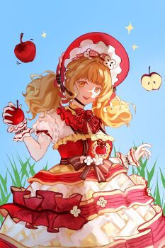 1girl absurdres apple apple_slice black_bow black_choker blonde_hair blue_sky bonnet bow bow_choker bowtie capelet chinese_commentary choker commentary_request cowboy_shot day dress food food-themed_clothes food-themed_hair_ornament frilled_choker frilled_dress frilled_headwear frilled_shirt frilled_sleeves frilled_wrist_cuffs frills fruit gloves grass hair_bow hair_ornament happy hat hat_bow highres holding holding_food holding_fruit infinity_nikki looking_at_viewer low_twintails medium_hair motion_lines nikki_(series) open_mouth outdoors pinafore_dress print_dress puffy_short_sleeves puffy_sleeves red_bonnet red_bow red_bowtie red_capelet red_dress ribbon-trimmed_sleeves ribbon_trim shirt short_sleeves short_twintails sky sleeve_bow sleeveless sleeveless_dress smile solo sparkle standing striped_bow striped_bowtie striped_clothes striped_dress sweet_memories_(infinity_nikki) teeth twintails two-tone_dress upper_teeth_only waist_bow wavy_hair white_gloves white_shirt white_wrist_cuffs wrist_cuffs yellow_dress yellow_eyes yoyan