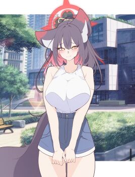 1girl absurdres alternate_costume amebrew animal_ears armpit_crease bare_arms blue_archive blush breasts brown_hair collarbone colored_inner_hair commentary_request cowboy_shot denim denim_shorts eyeshadow fox_ears fox_girl fox_tail halo highres large_breasts letterboxed looking_at_viewer makeup multicolored_hair outdoors red_eyeshadow red_hair shirt shirt_tucked_in short_shorts shorts sleeveless sleeveless_shirt solo tail thighs two-tone_hair wakamo_(blue_archive) white_shirt