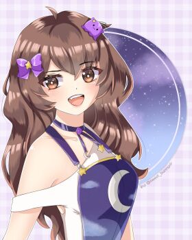 1girl blob bow brown_eyes brown_hair centi_(nimu) choker dress gradient_clothes gradient_dress hair_bow hair_ornament highres indie_virtual_youtuber long_hair moon_print nimu_(vtuber) nimu_(vtuber)_(3rd_costume) off-shoulder_shirt off_shoulder shirt smile solo spanish_commentary star_(symbol) star_hair_ornament sweet_bunnydr virtual_youtuber