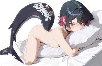 1girl :t ass bed black_choker body_pillow breasts choker colored_inner_hair commentary completely_nude ear_piercing ellen_joe english_commentary fins fish_tail full_body hectorrambito highres hugging_object looking_at_viewer medium_breasts multicolored_hair nude on_bed piercing pillow pillow_hug pout red_eyes shark_girl shark_tail short_hair simple_background solo tail thighs v-shaped_eyebrows white_background zenless_zone_zero